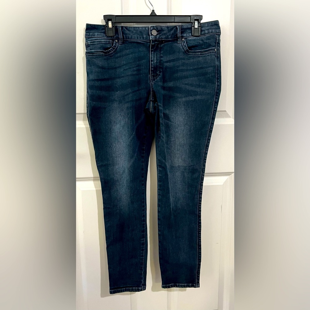 “Clearance Discounted “ White House Black Market Dark Blue Skinny Jeans